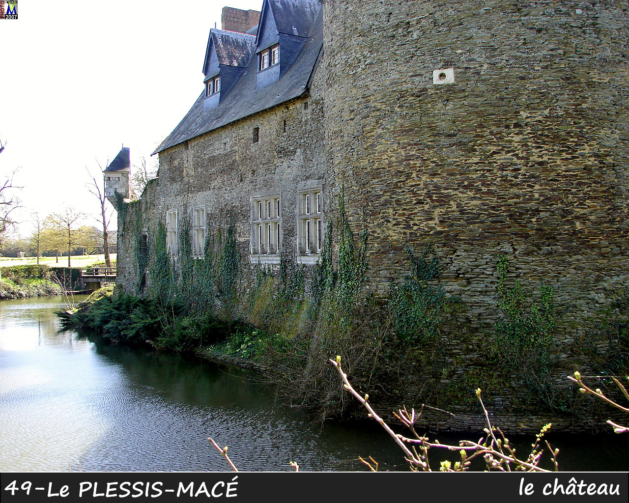 49PLESSIS-MACE_chateau_152.jpg