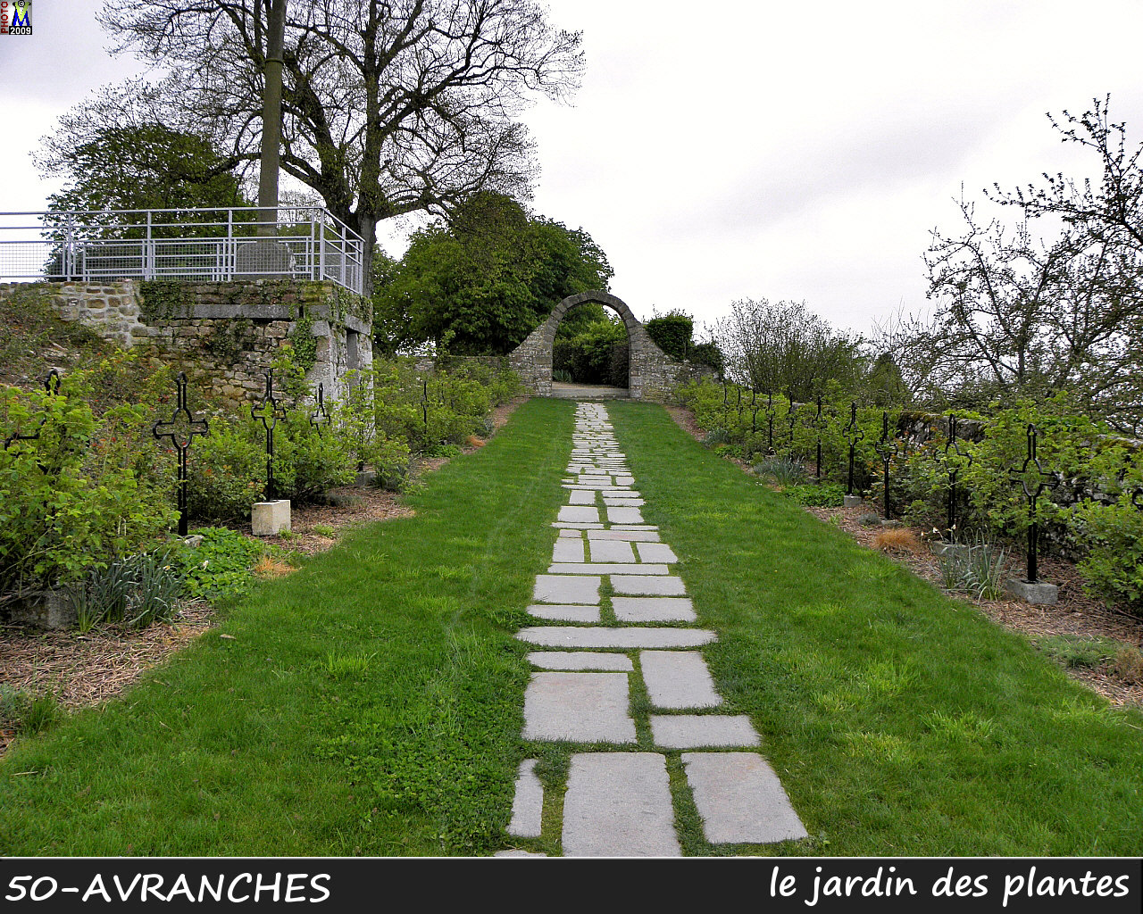 50AVRANCHES_jardin_110.jpg
