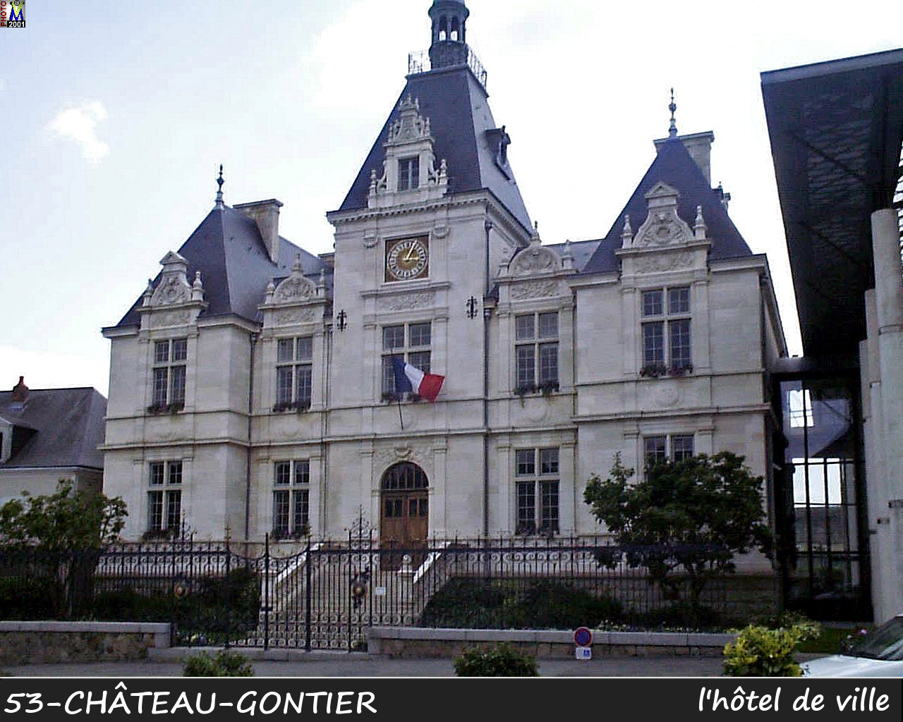 53CHATEAU-GONTIER_mairie_100.jpg