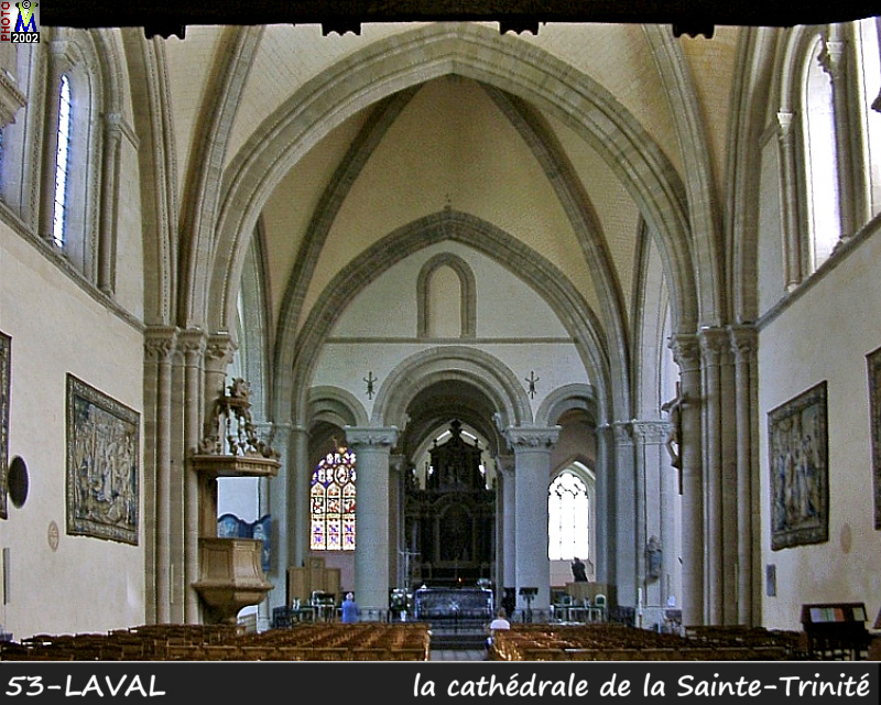 53LAVAL_cathedrale_200.jpg