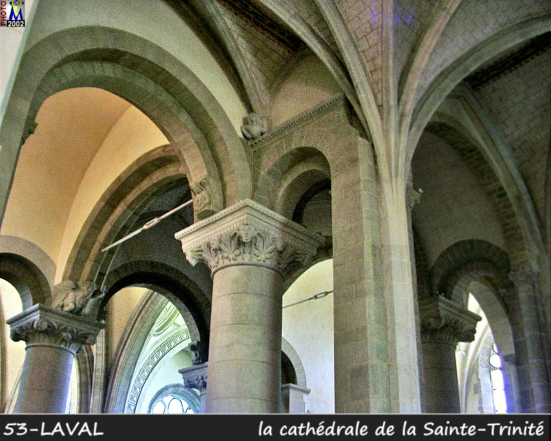 53LAVAL_cathedrale_204.jpg