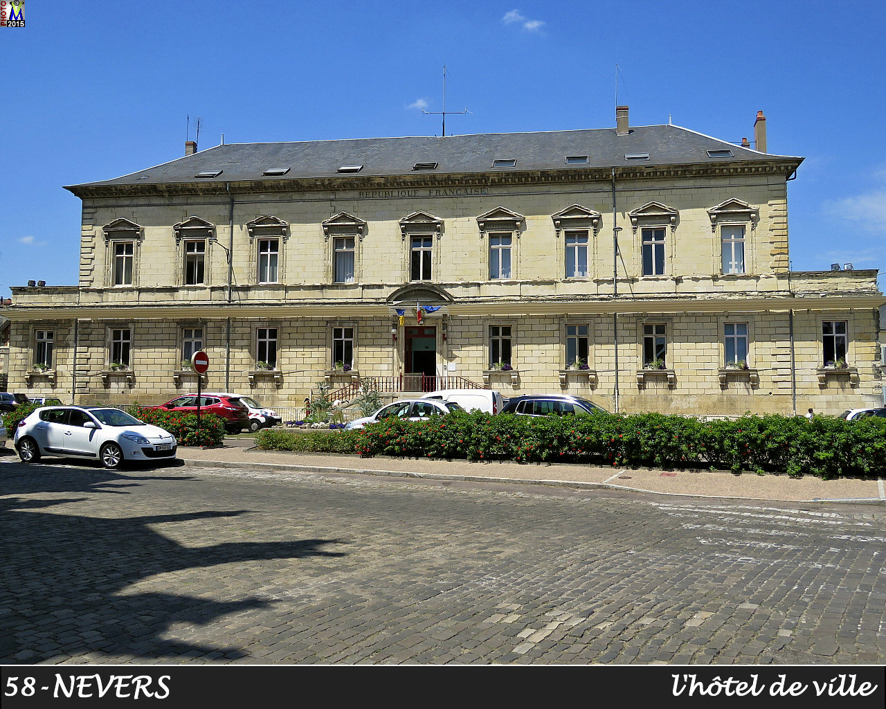 58NEVERS-mairie_100.jpg