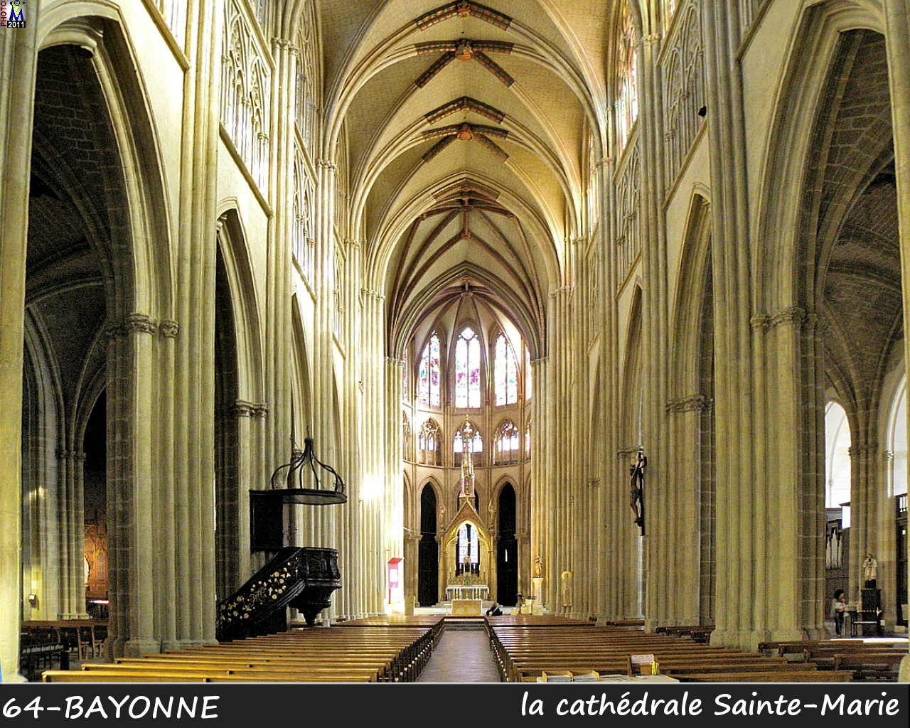 64BAYONNE_cathedrale_200.jpg