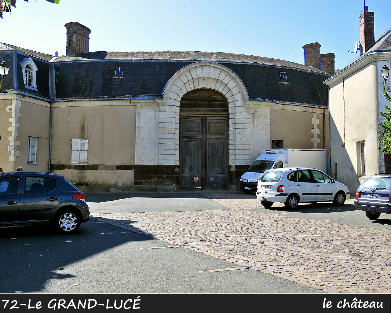 72GRAND-LUCE_chateau_300.jpg