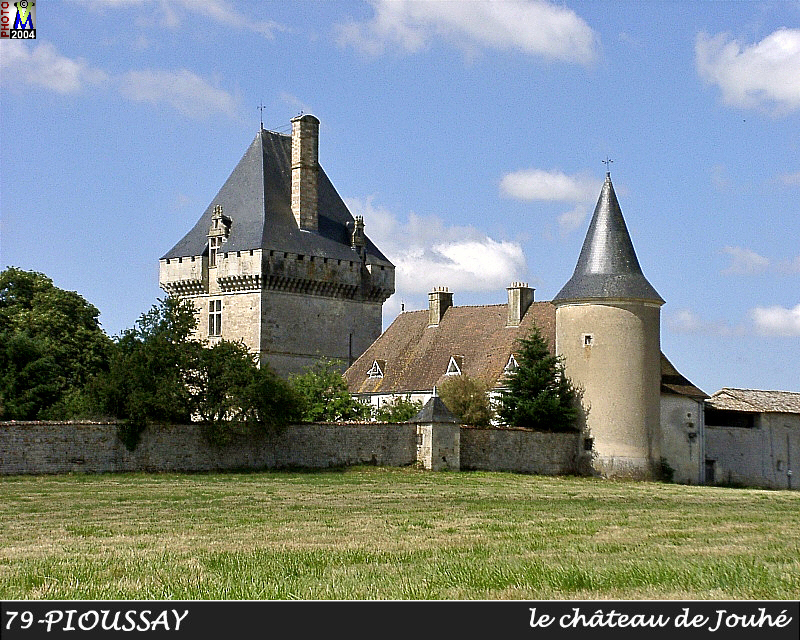 79PIOUSSAY_chateau_102.jpg