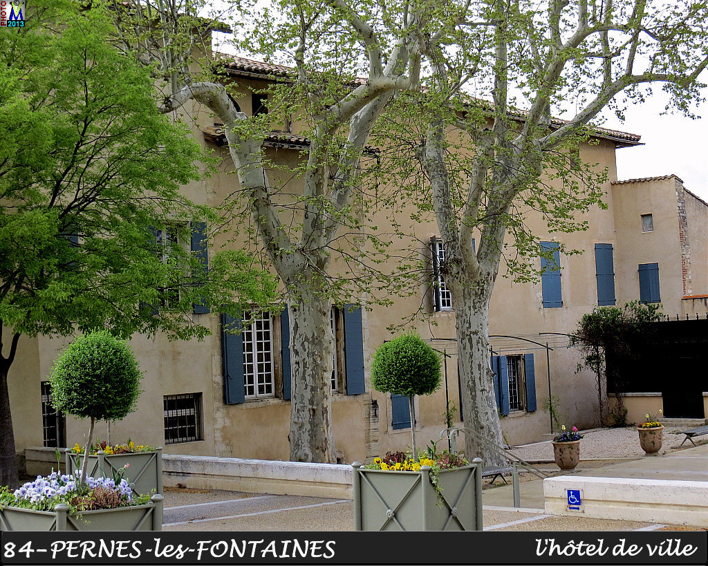 84PERNES-FONTAINES_mairie_100.jpg