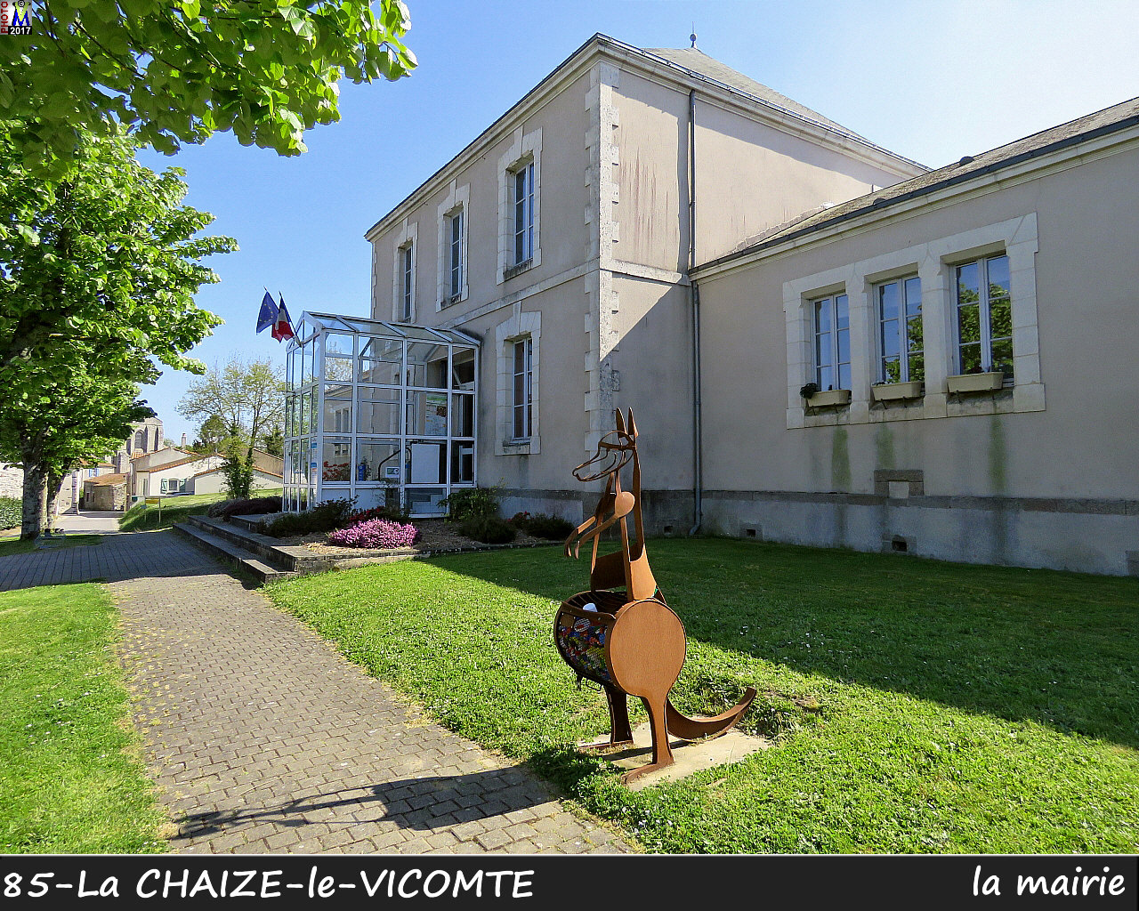 85CHAIZE-VICOMTE_mairie_1002.jpg