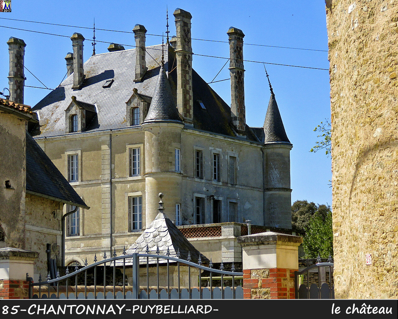 85CHANTONNAY-PUYBELLIARD_chateau_1002.jpg