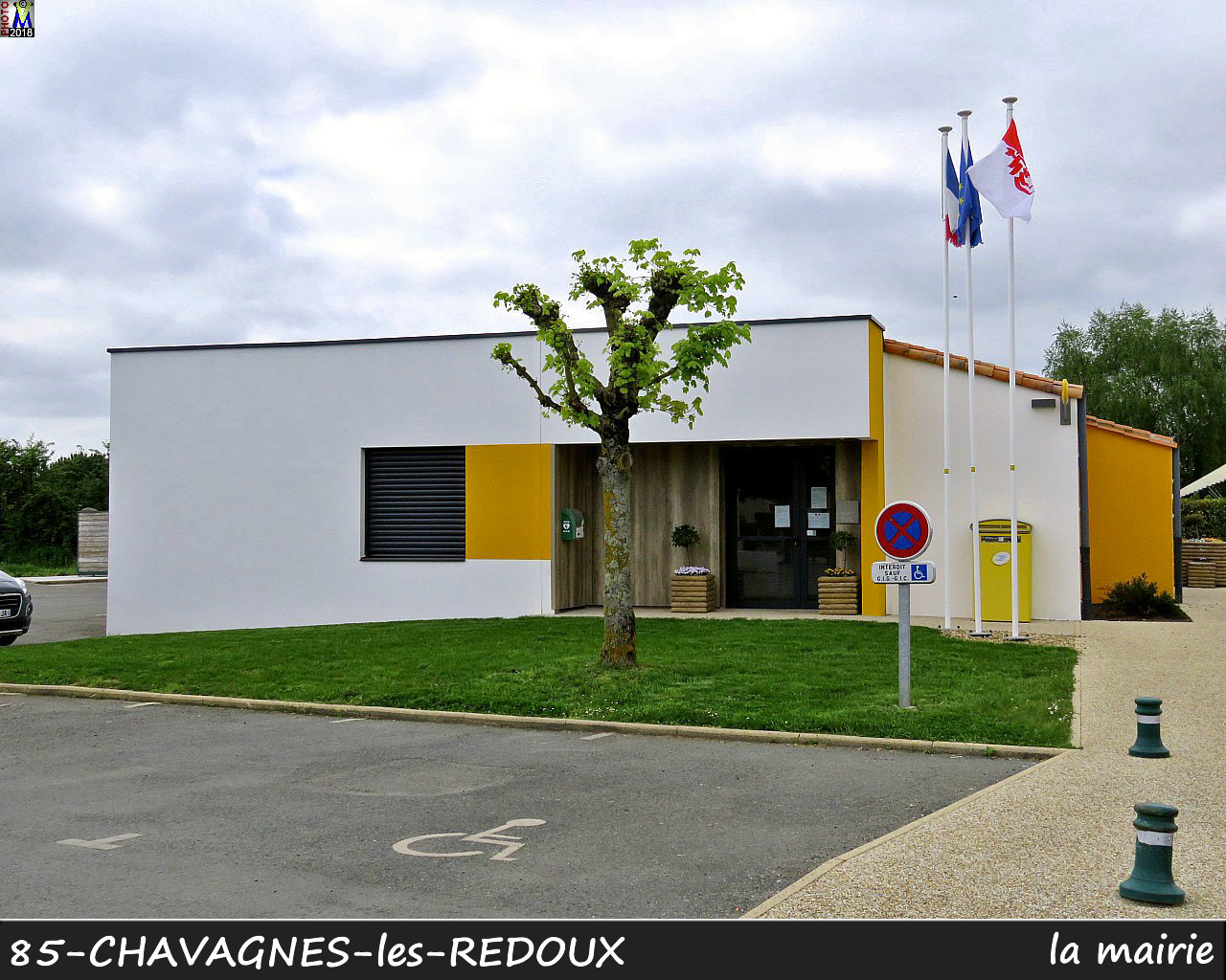 85CHAVAGNES-REDOUX_mairie_1002.jpg