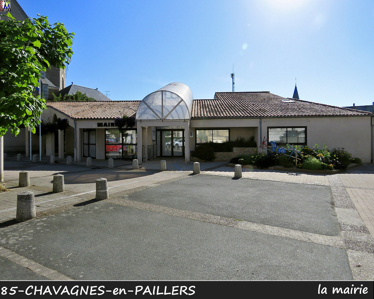 85CHAVAGNES-en-PAILLERS_mairie_100.jpg