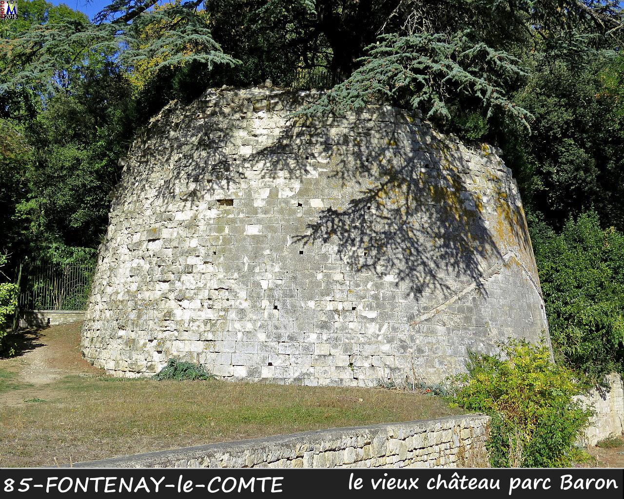 85FONTENAY-COMTE_chateau_1008.jpg