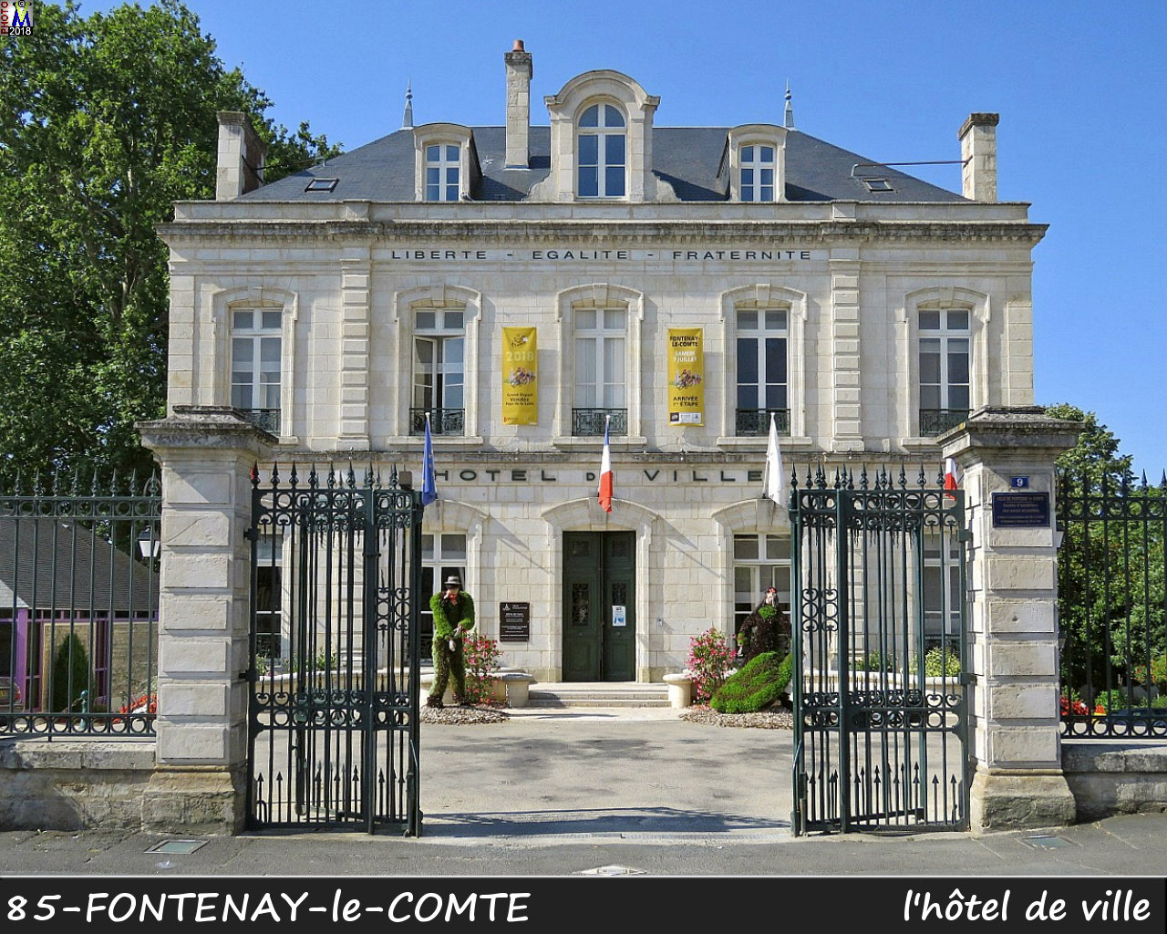 85FONTENAY-COMTE_mairie_1000.jpg