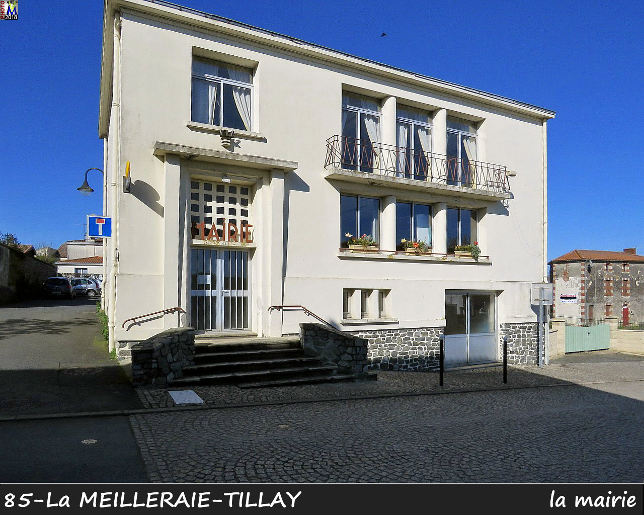 85MEILLERAIE-TILLAY_mairie_1000.jpg