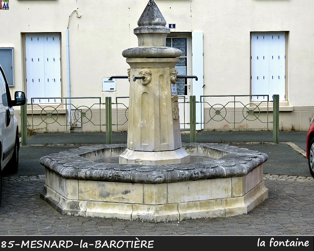 85MESNARD-BAROTIERE_fontaine_1000.jpg