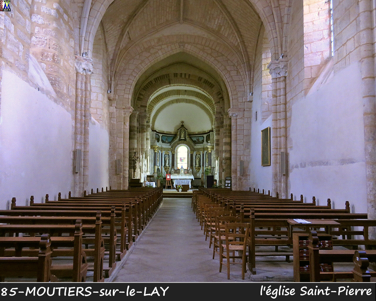 85MOUTIERS-LAY_eglise_1200.jpg