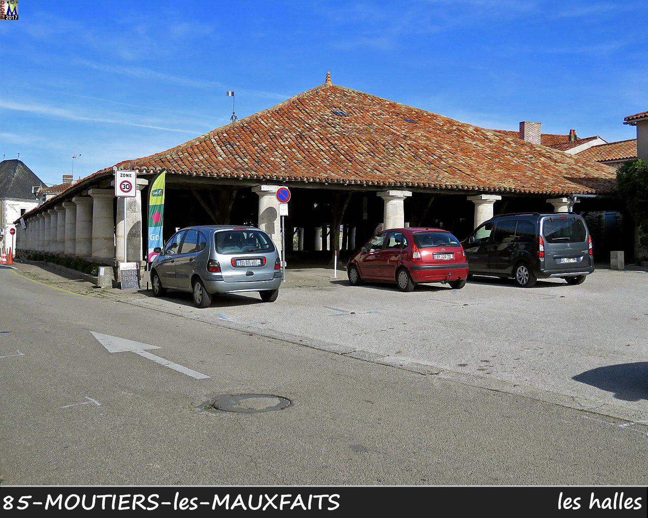 85MOUTIERS-MAUXFAITS_halles_1002.jpg