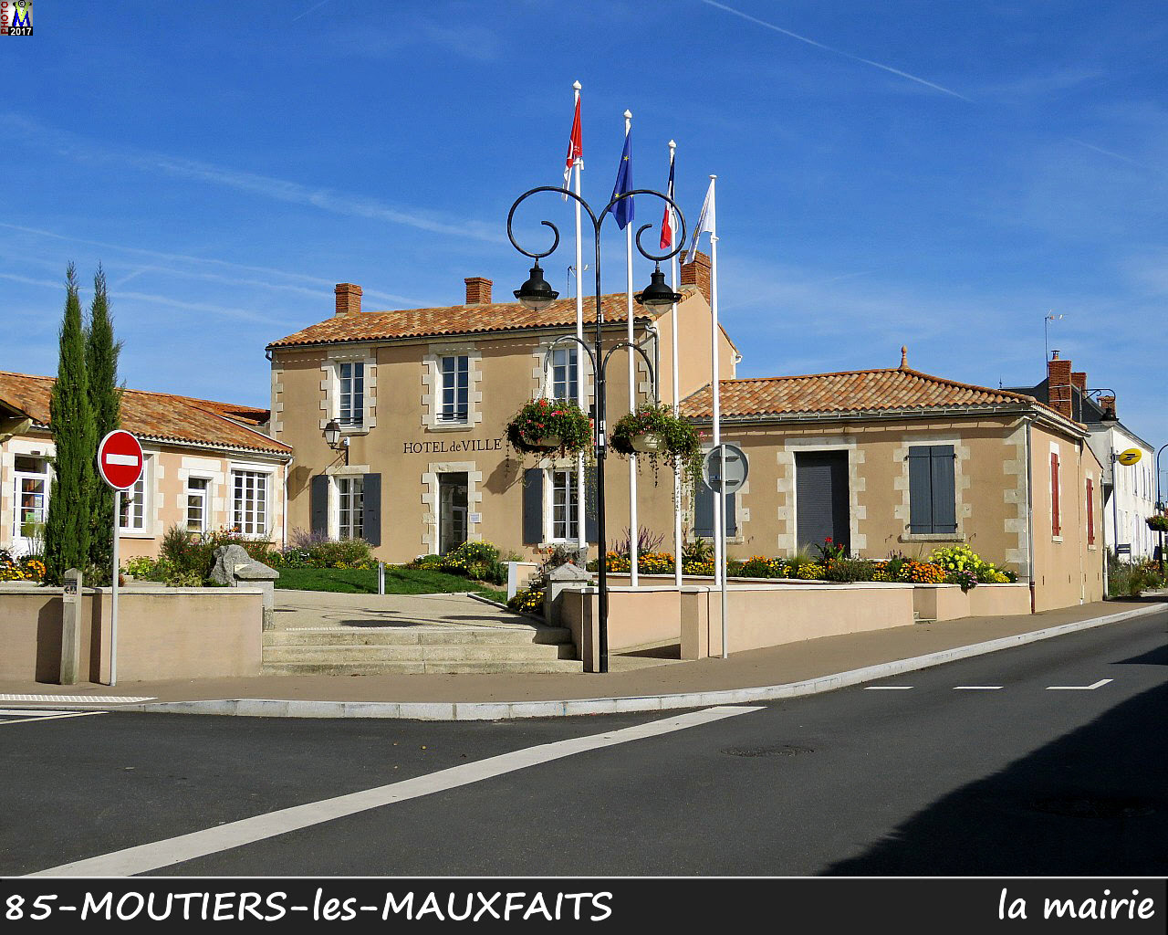 85MOUTIERS-MAUXFAITS_mairie_1000.jpg