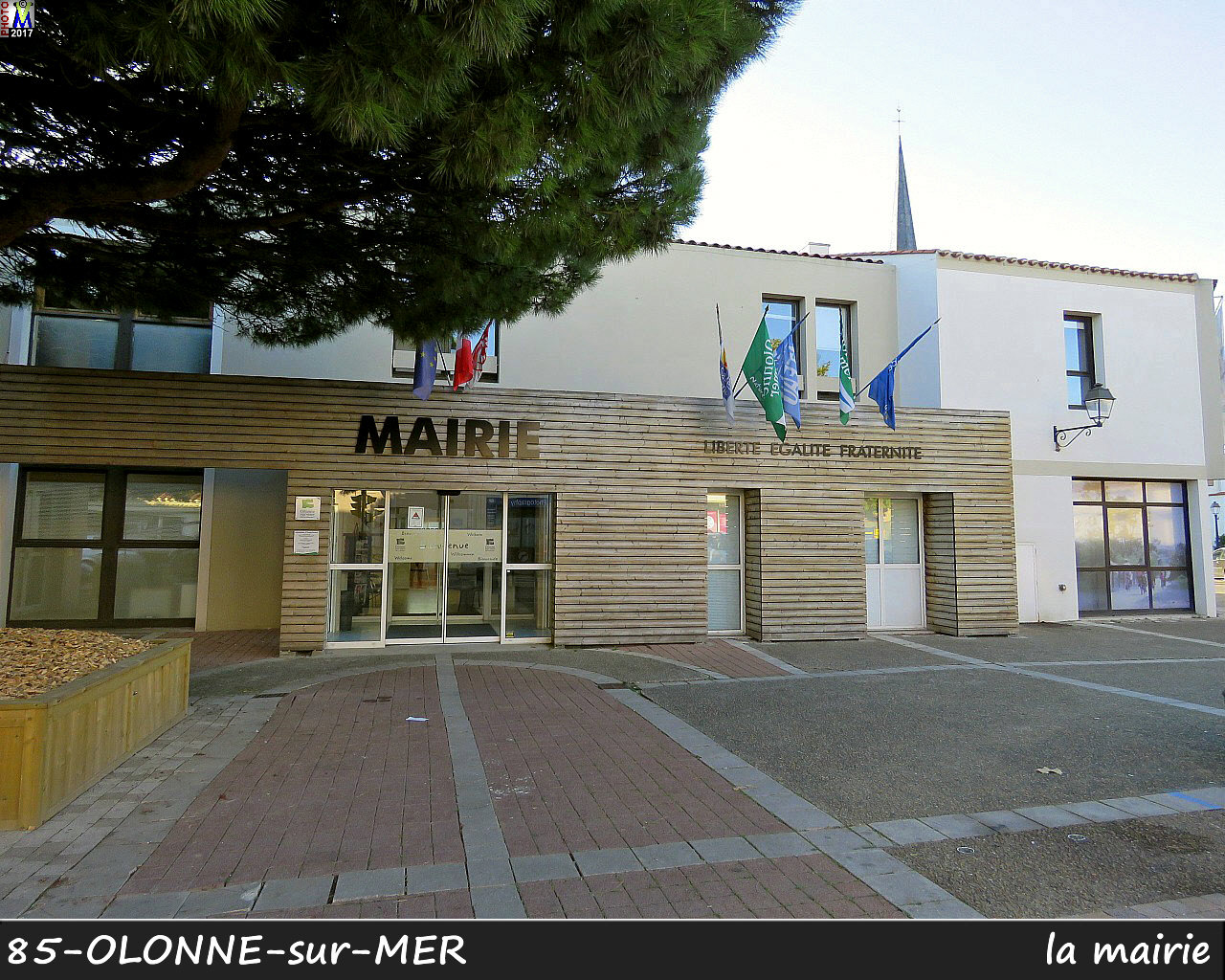 85OLONNE-MER_mairie_1000.jpg