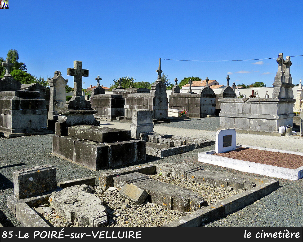 85POIRE-VELLUIRE_cimetière_1004.jpg