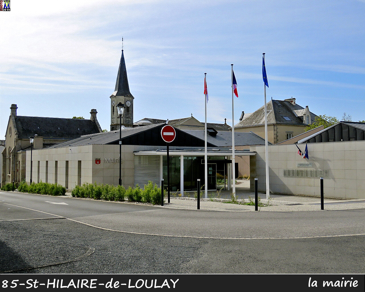 85StHILAIRE-LOULAY_mairie_104.jpg