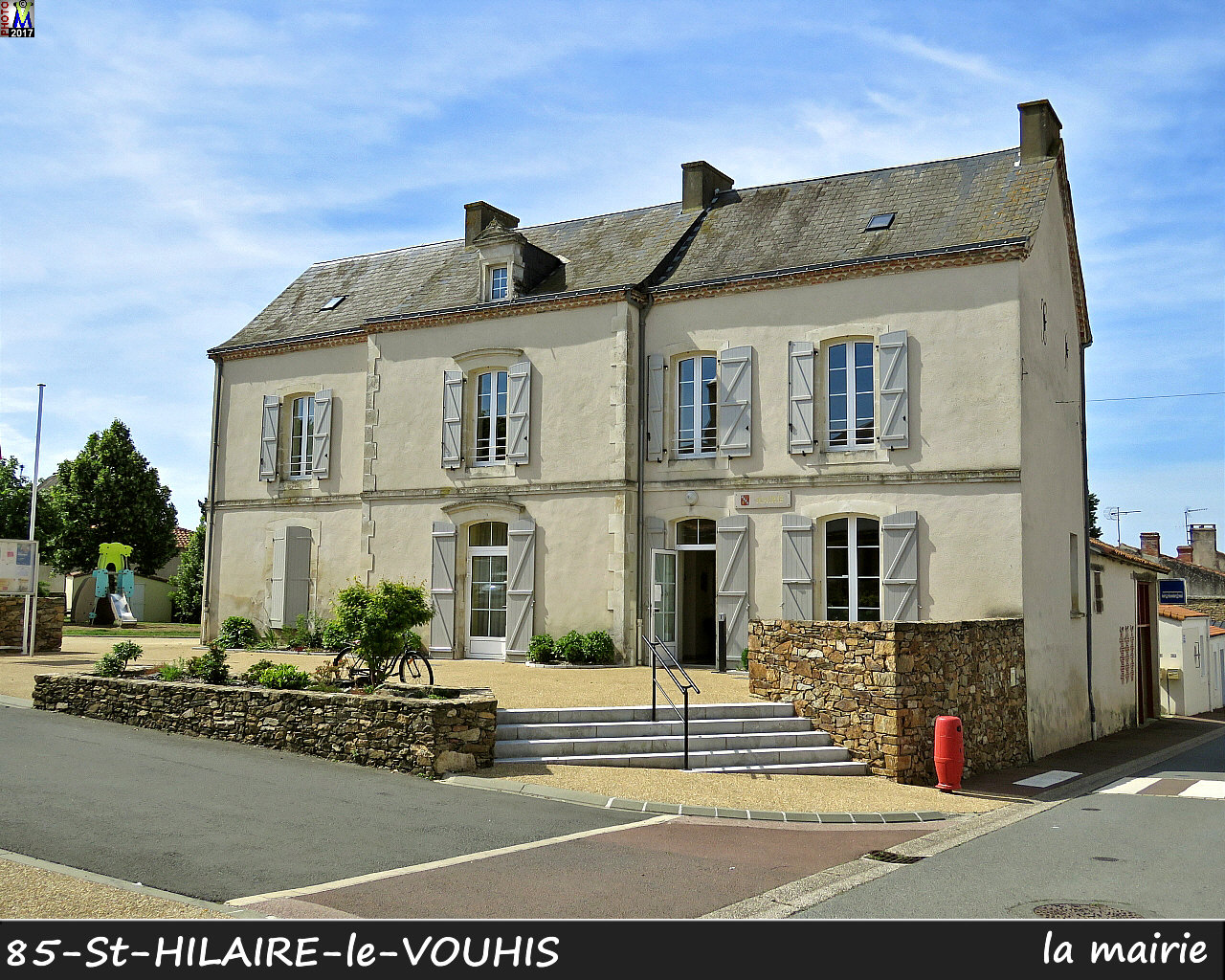 85StHILAIRE-VOUHIS_mairie_1000.jpg