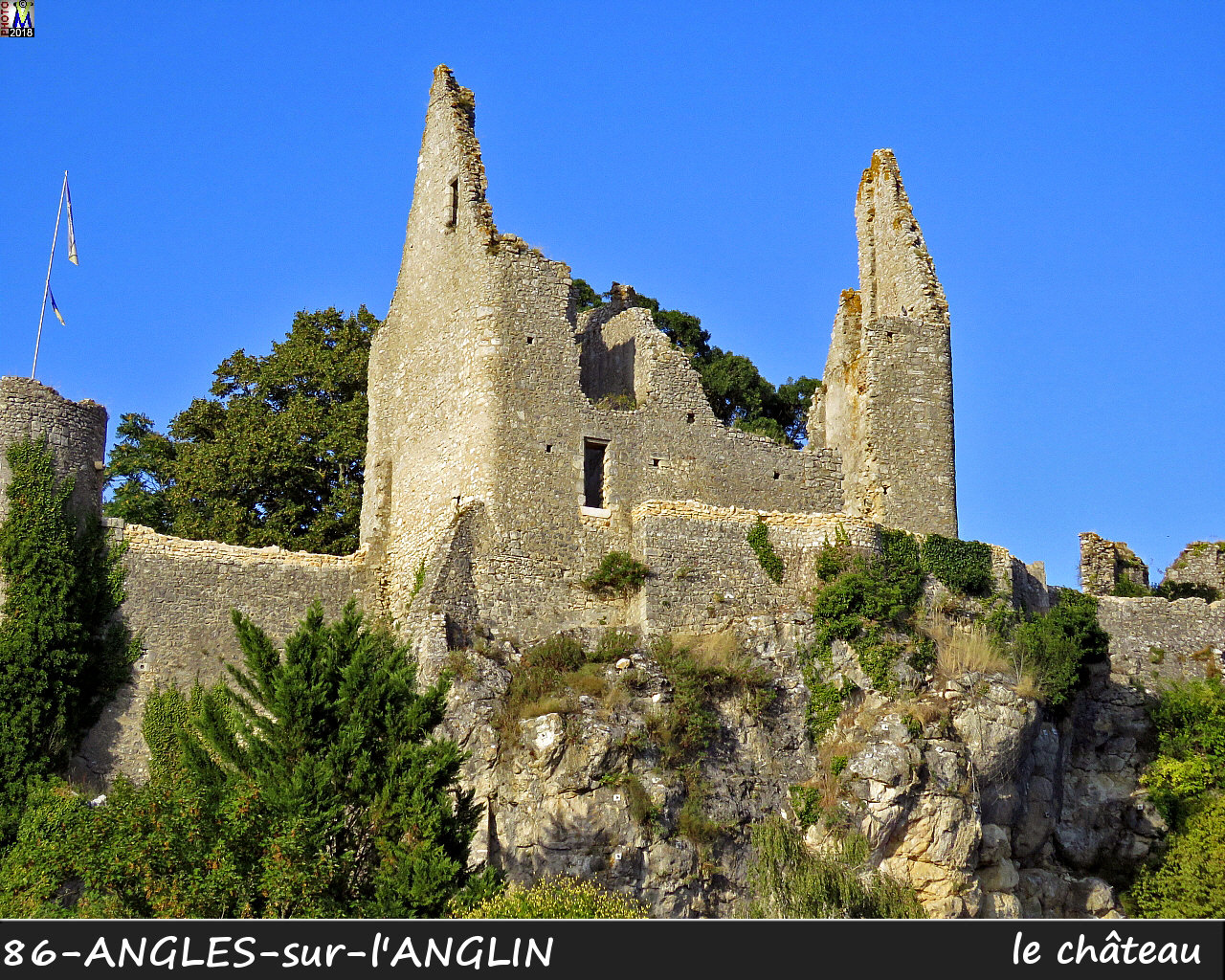 86ANGLES-S-ANGLIN_chateau_1008.jpg