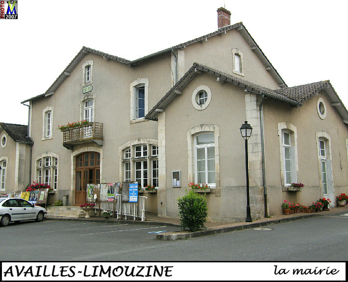 86AVAILLES-LIMOUZINE_mairie_100.jpg