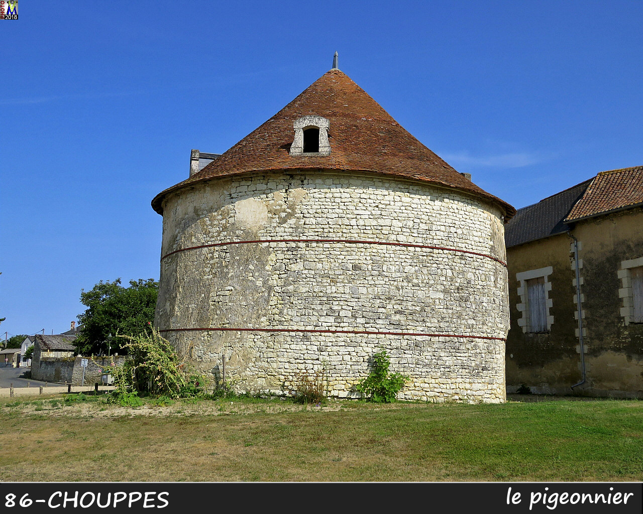 86CHOUPPES_pigeonnier_1002.jpg