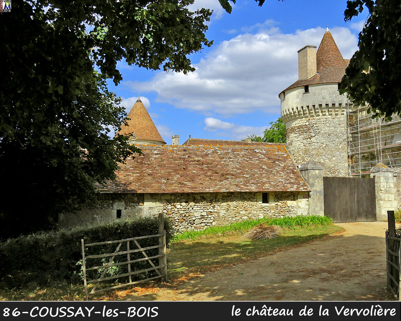 86COUSSAIS-BOIS_chateau_1002.jpg