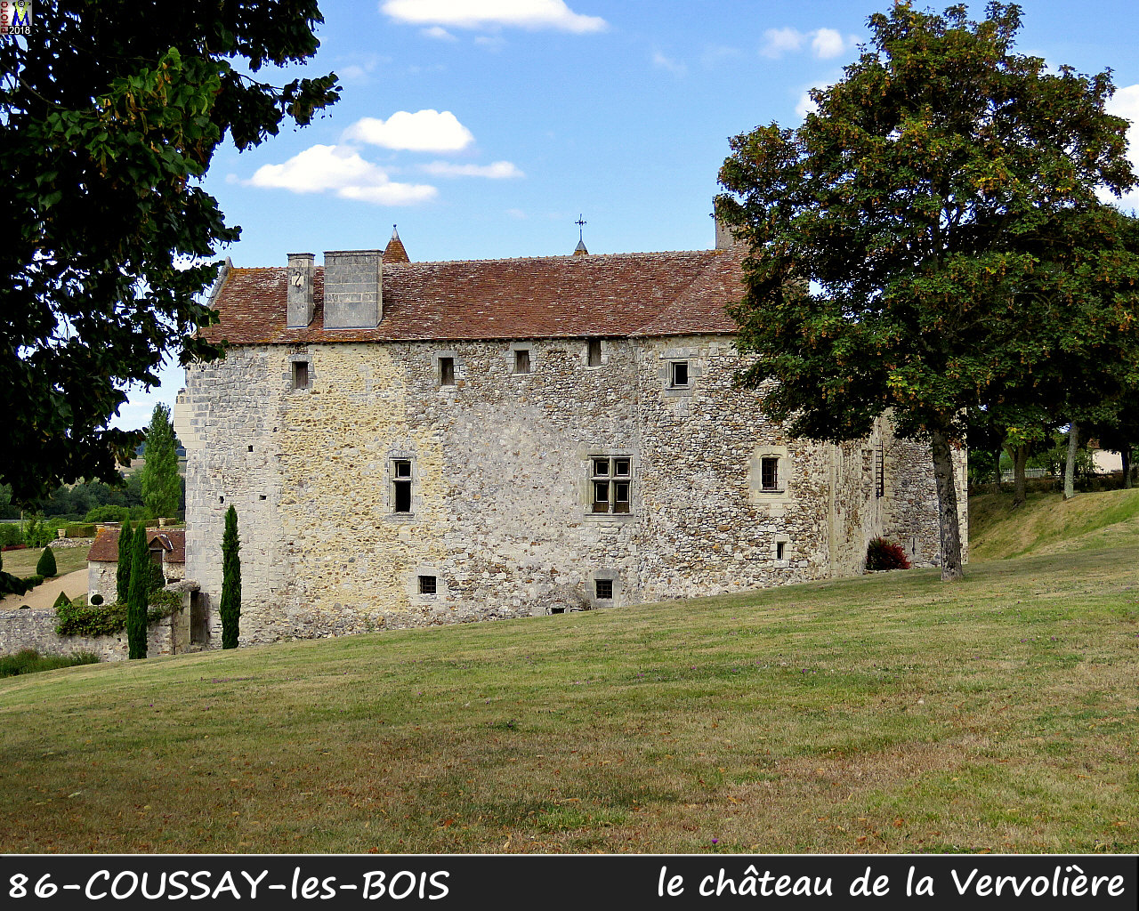 86COUSSAIS-BOIS_chateau_1004.jpg