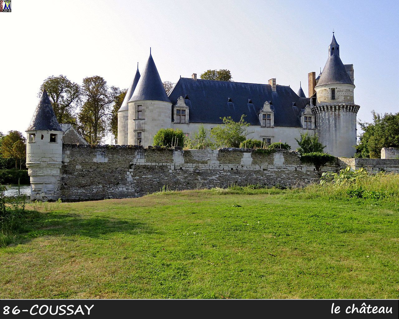 86COUSSAY_chateau_104.jpg