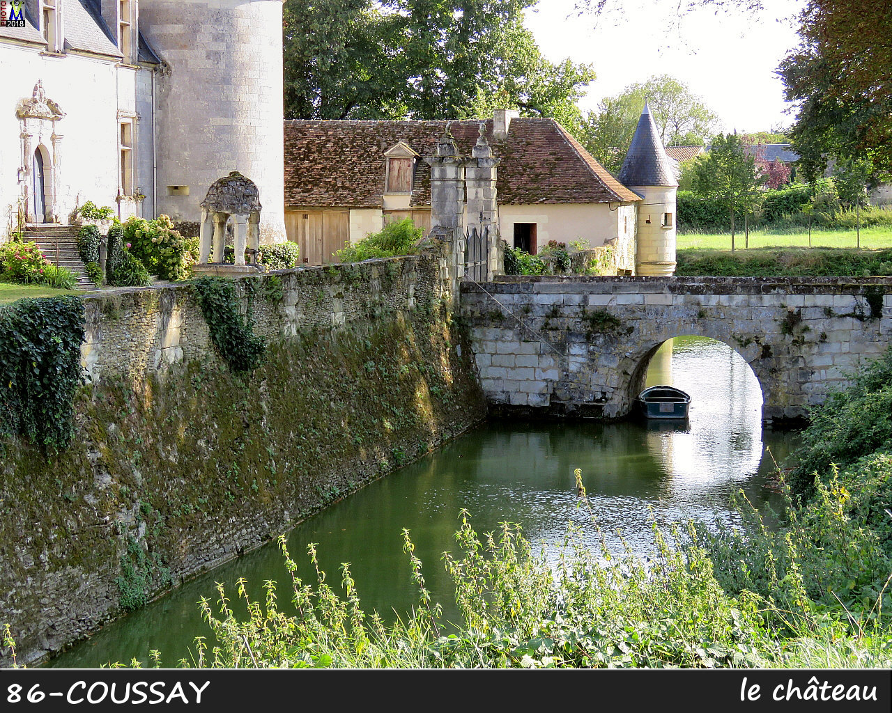 86COUSSAY_chateau_112.jpg