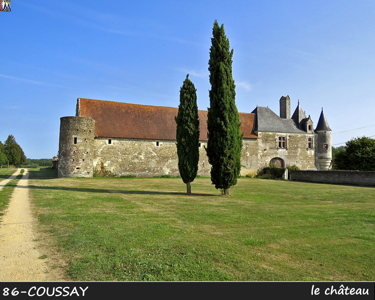 86COUSSAY_chateau_140.jpg