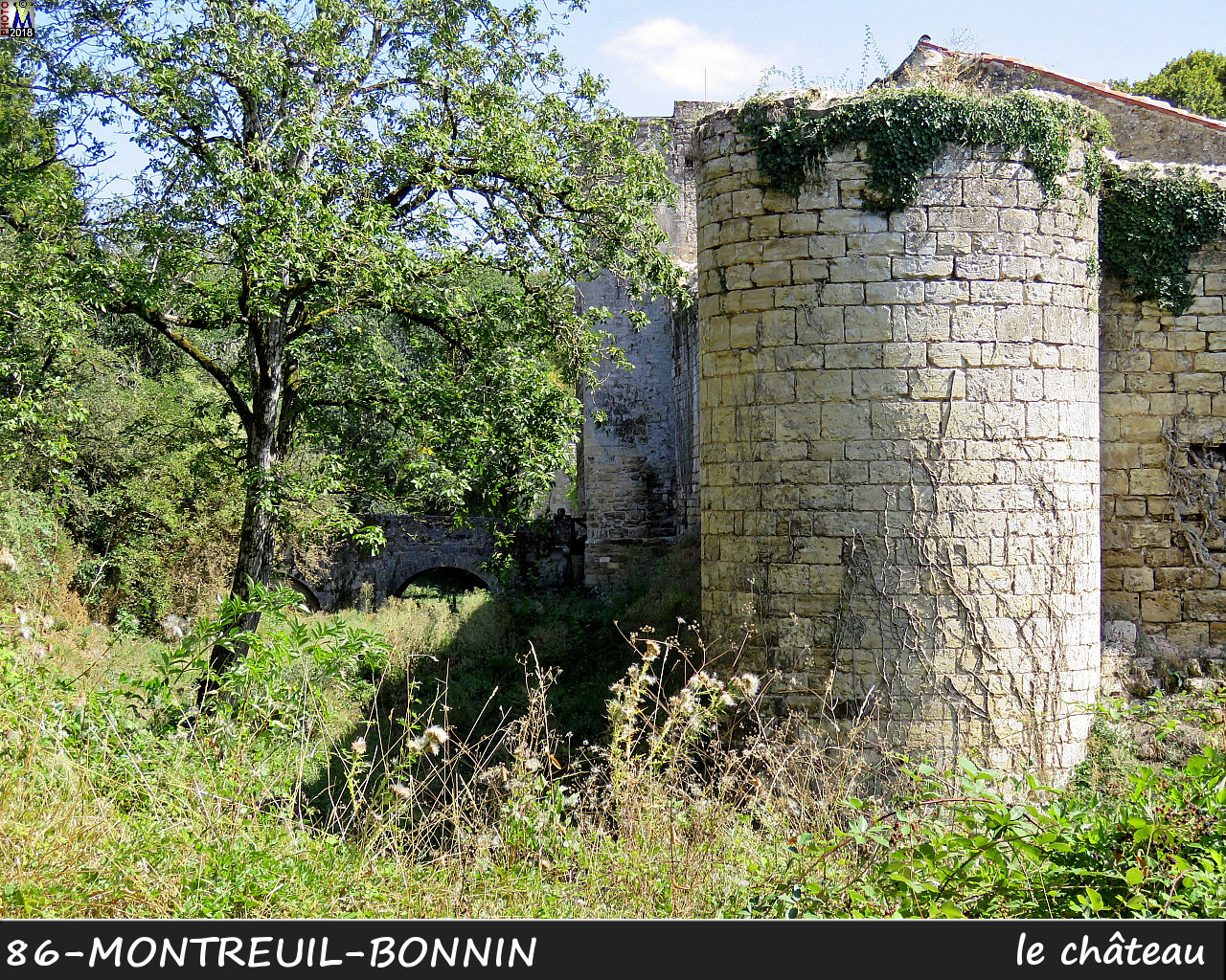 86MONTREUIL-BONNIN_chateau_1004.jpg