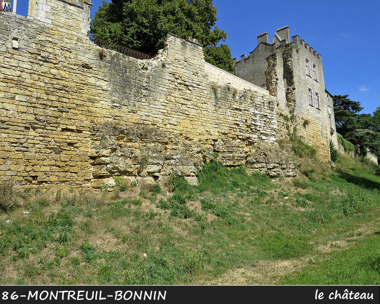 86MONTREUIL-BONNIN_chateau_1016.jpg