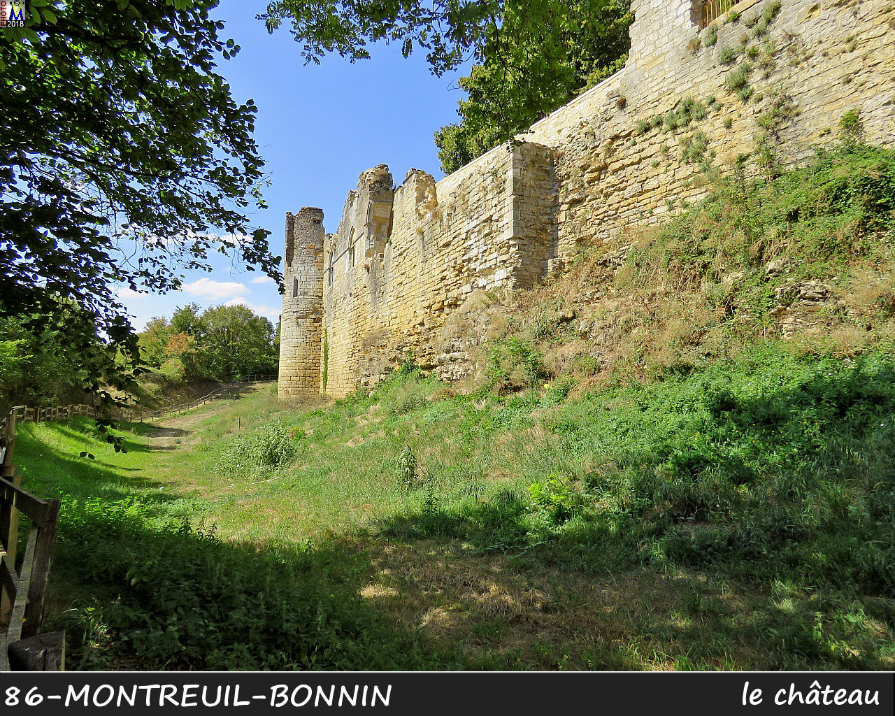 86MONTREUIL-BONNIN_chateau_1020.jpg
