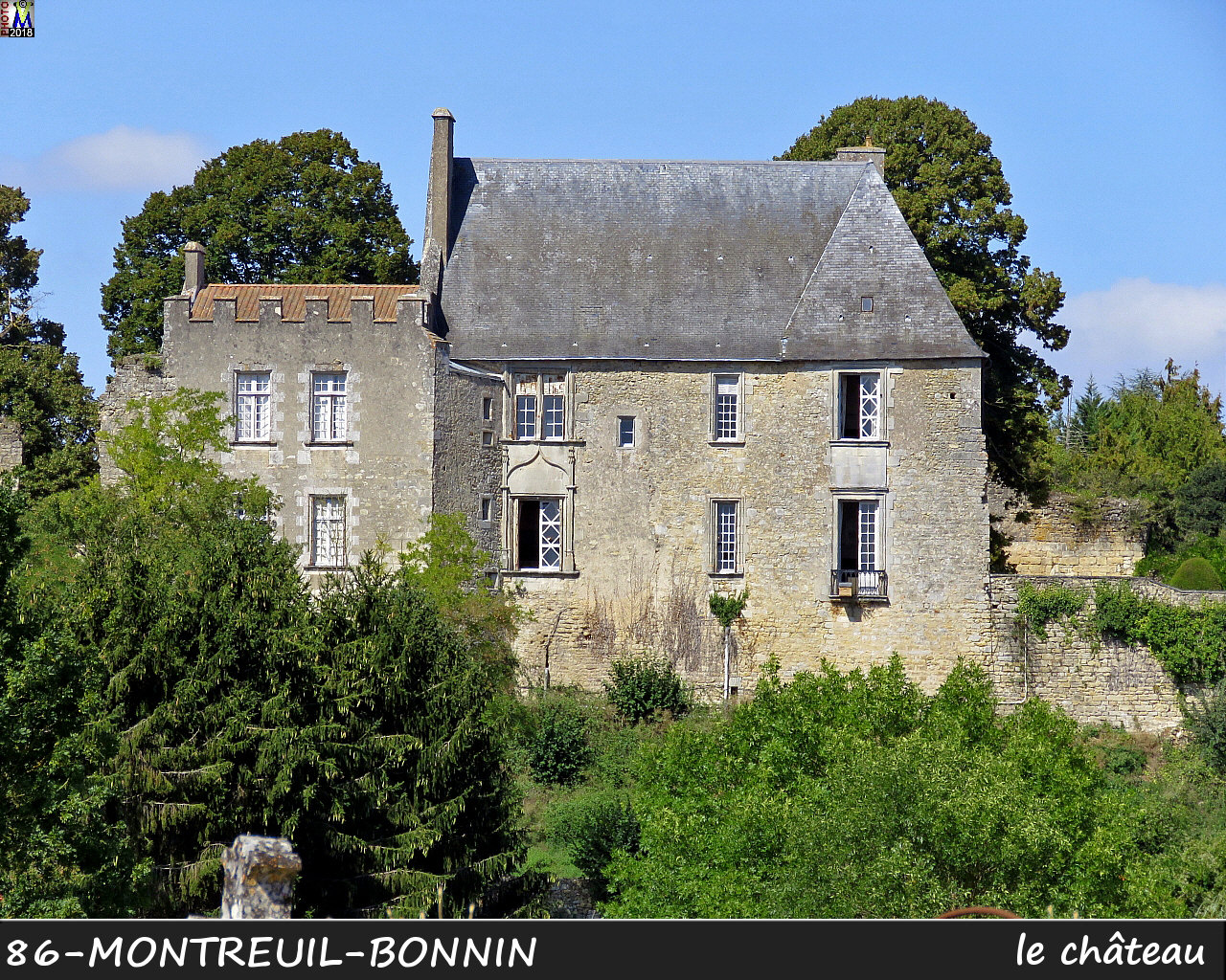 86MONTREUIL-BONNIN_chateau_1026.jpg
