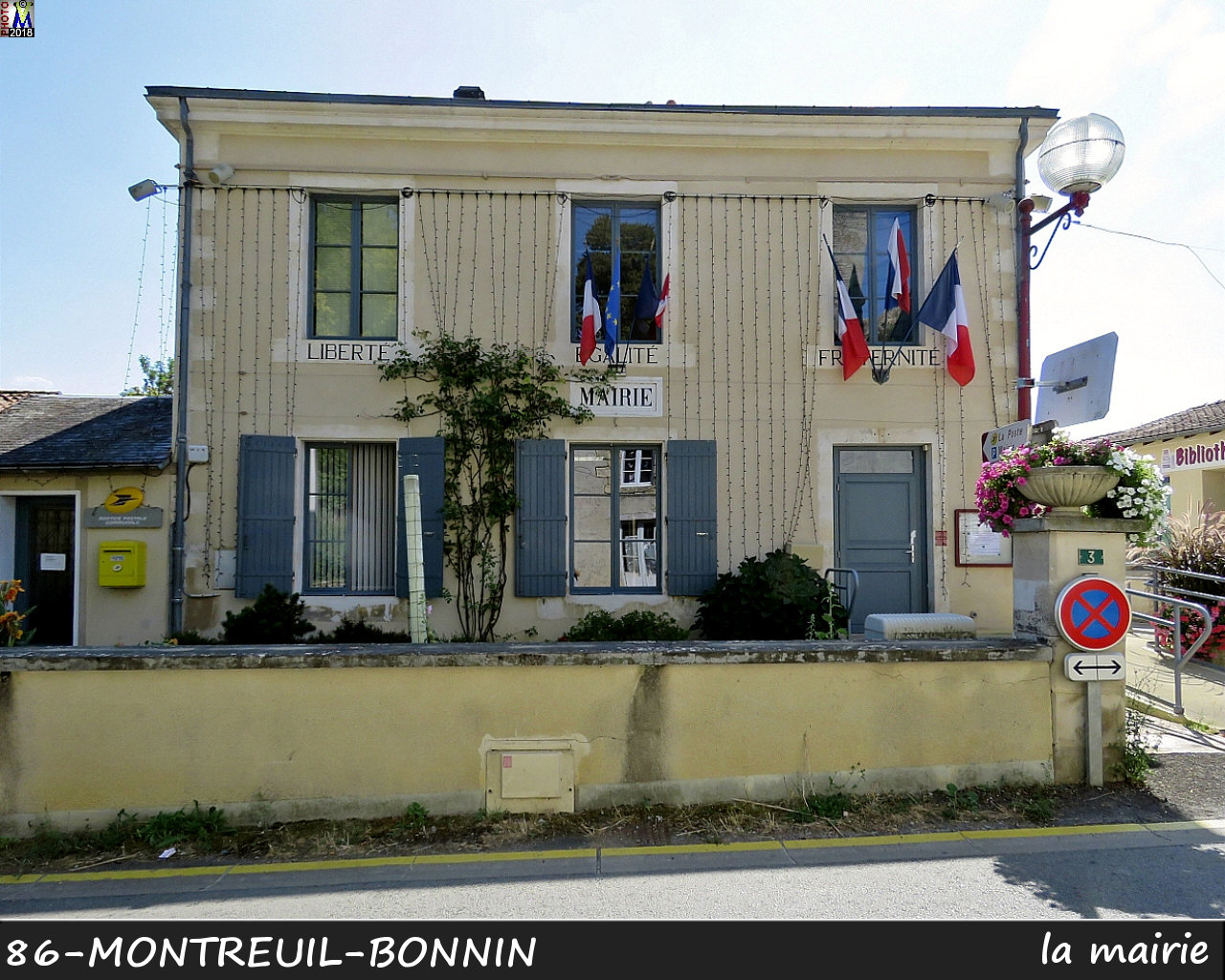 86MONTREUIL-BONNIN_mairie_1000.jpg