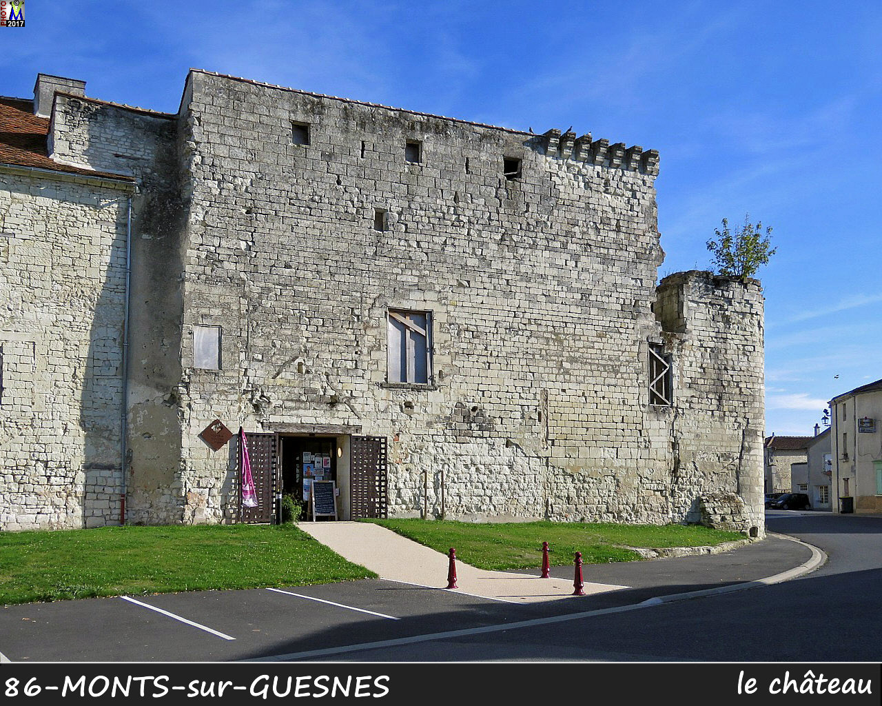 86MONTS-sur-GUESNES_chateau_110.jpg