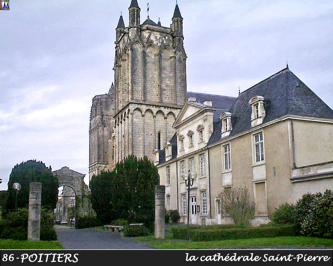 86POITIERS_cathedrale_104.jpg