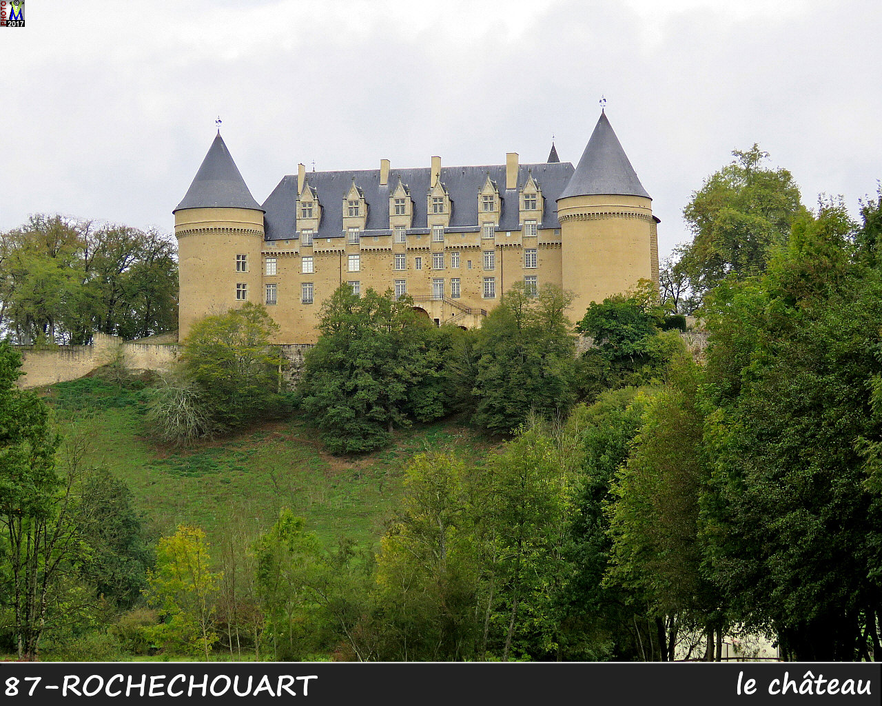 87ROCHECHOUART_chateau_1000.jpg
