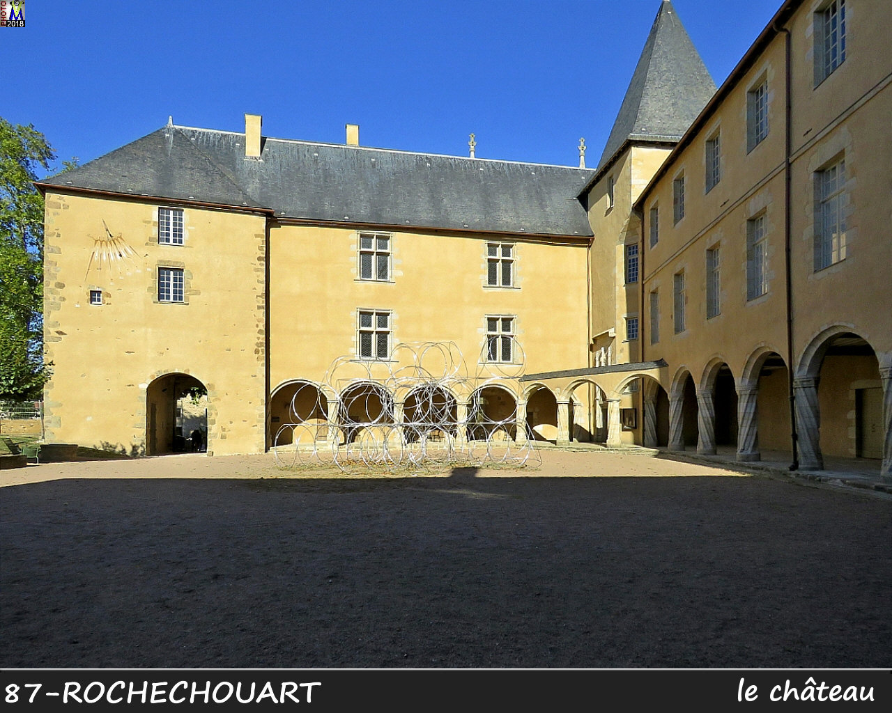 87ROCHECHOUART_chateau_1026.jpg