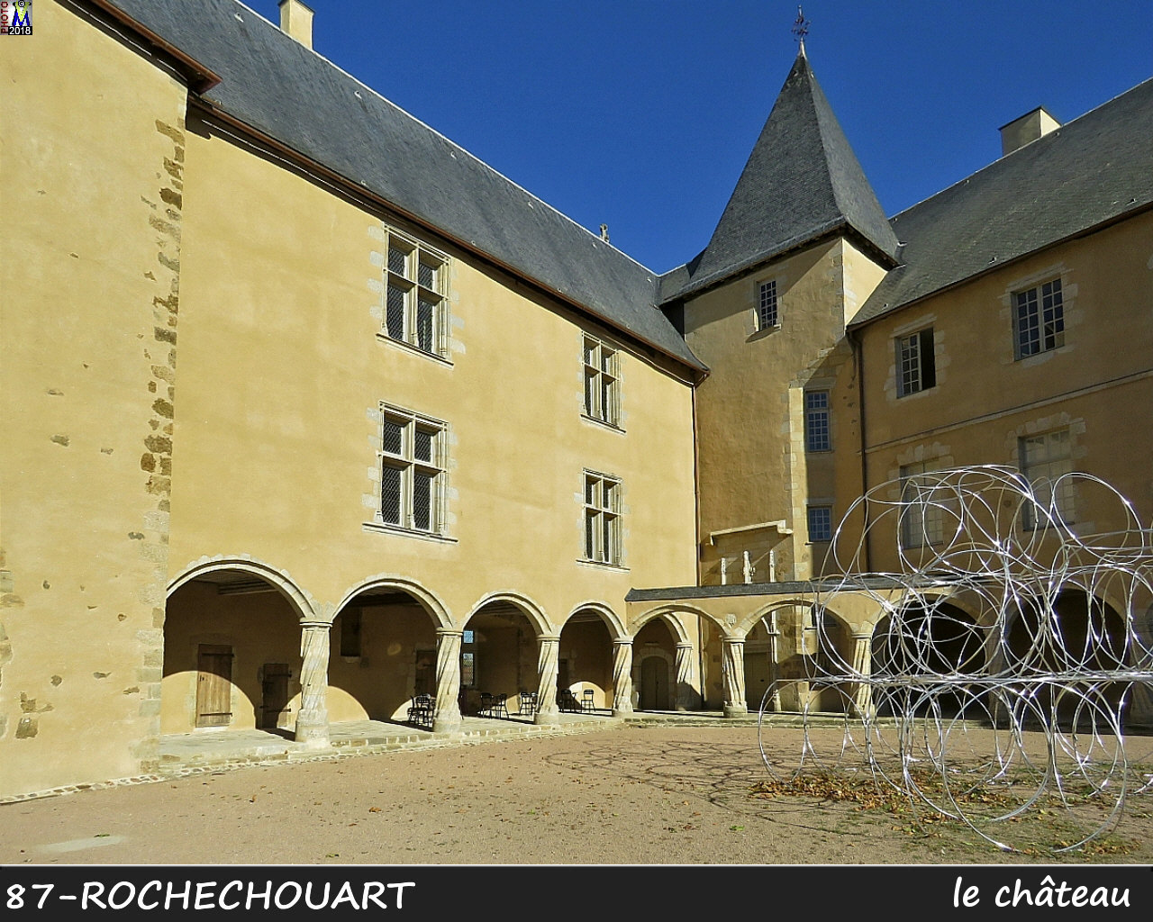 87ROCHECHOUART_chateau_1034.jpg