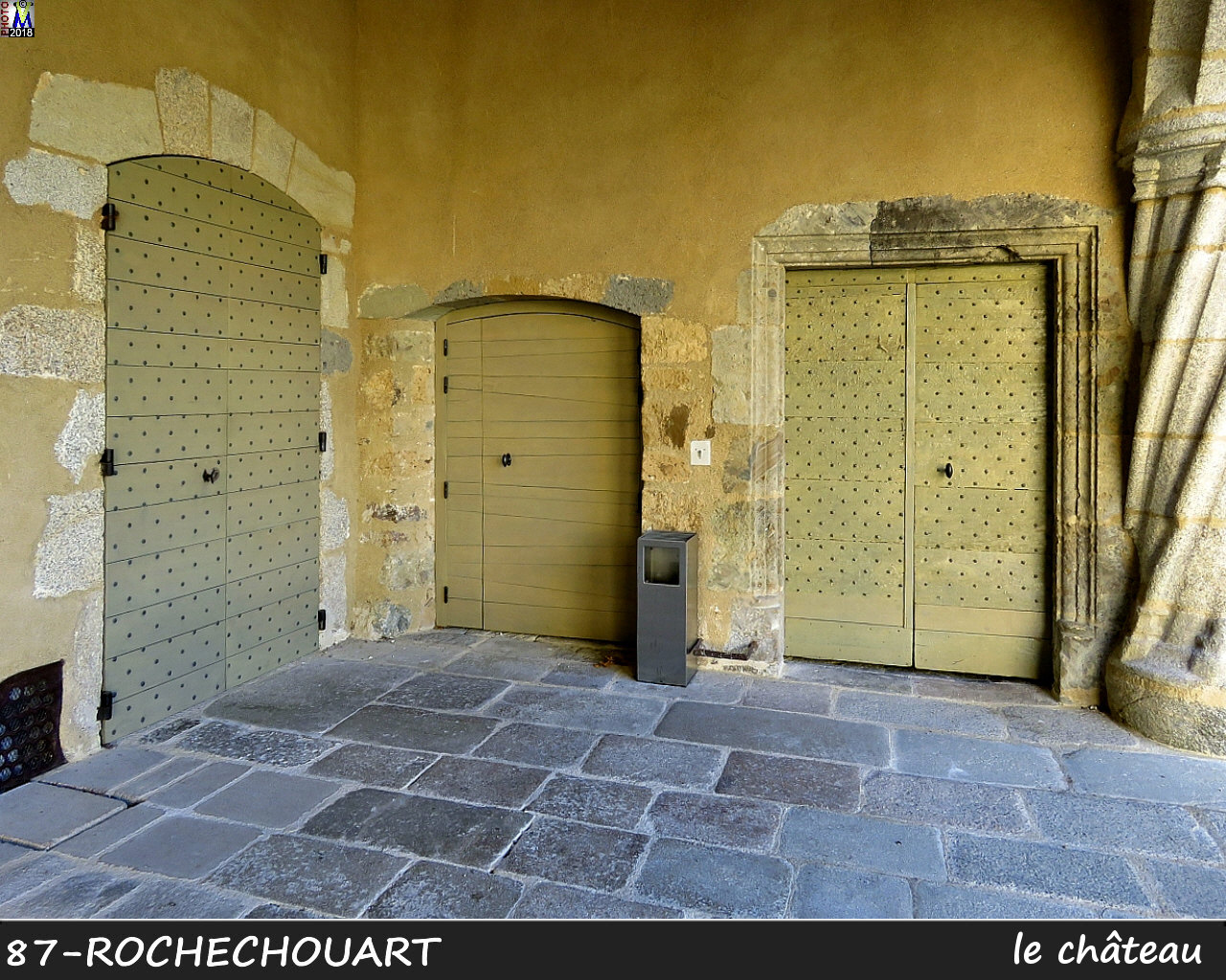 87ROCHECHOUART_chateau_1054.jpg